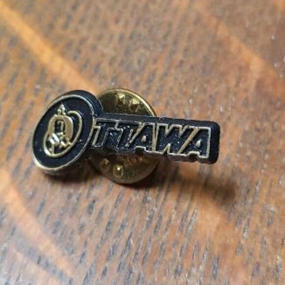 Ottawa Senators Canada Lapel Pin - Picture 2 of 4